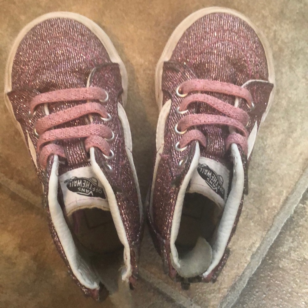 Vans - Picture 7 of 12